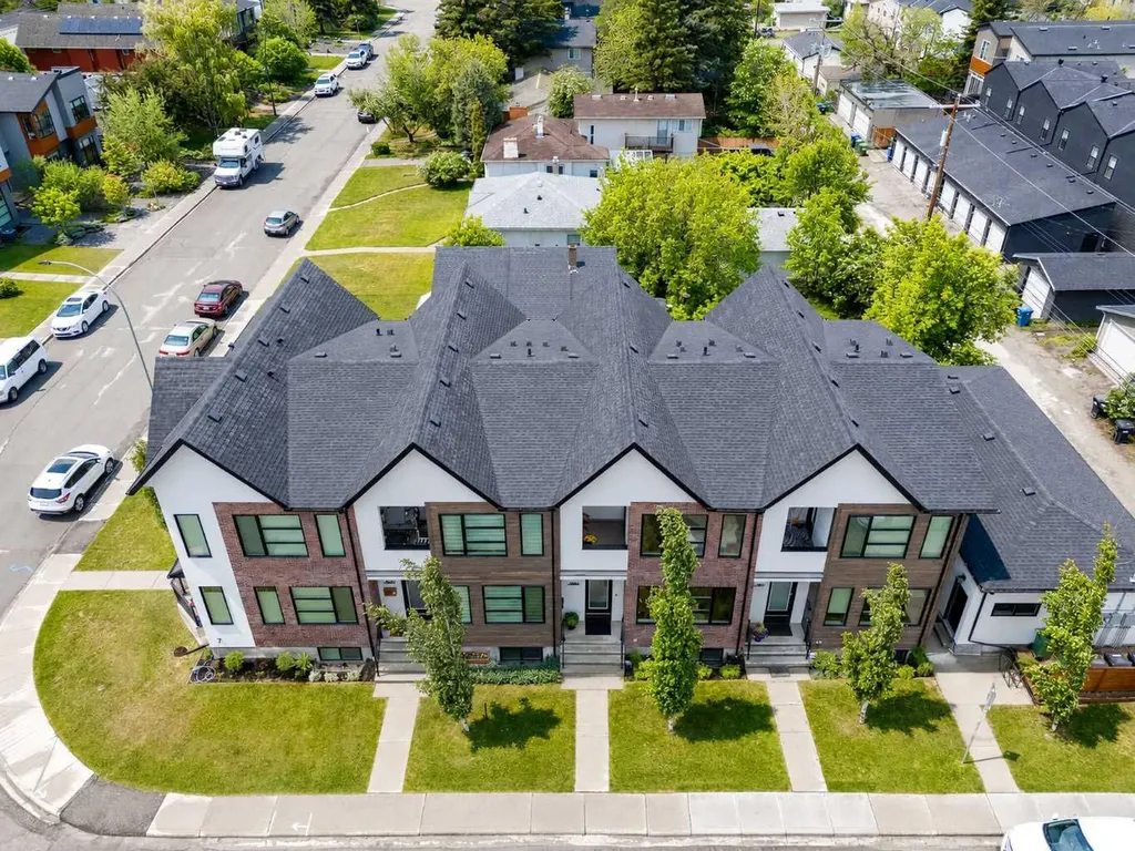 2009 12 Street NW Calgary AB T2M 4R3