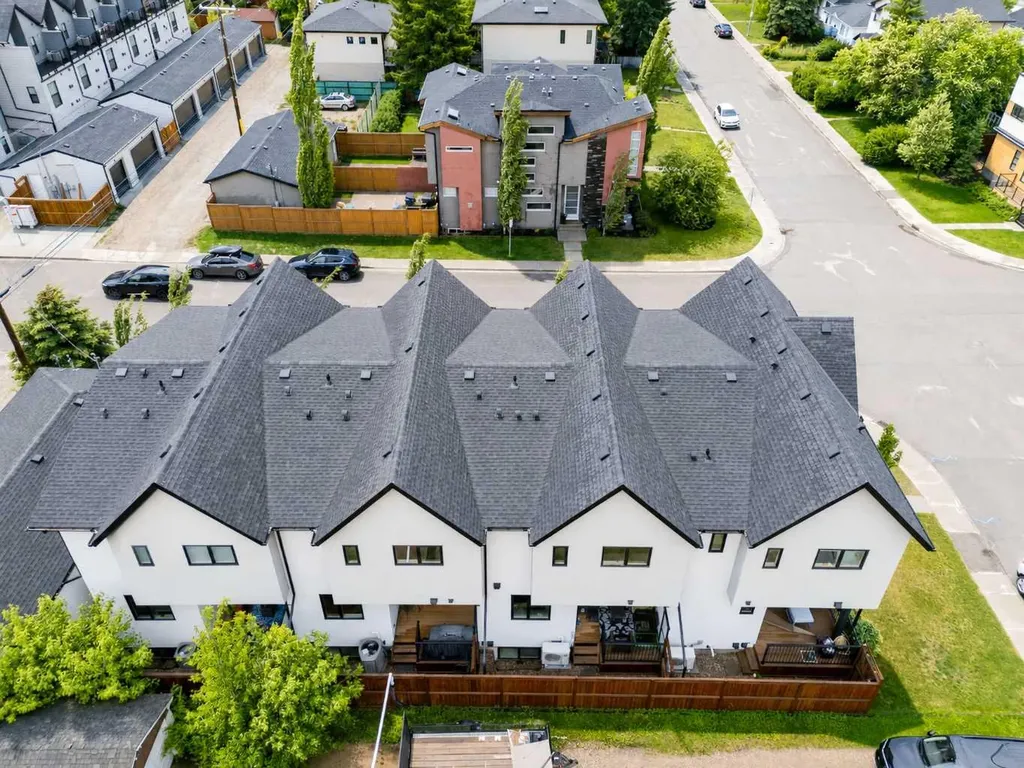 2009 12 Street NW Calgary AB T2M 4R3