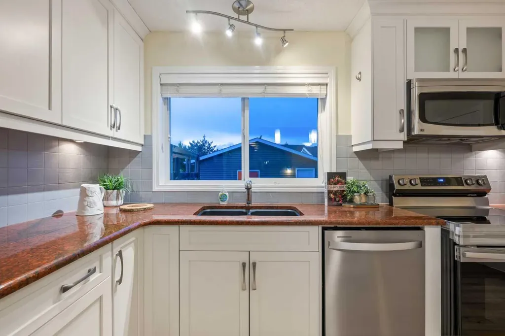 136 Auburn Bay Street SE Calgary AB T3M 0V8