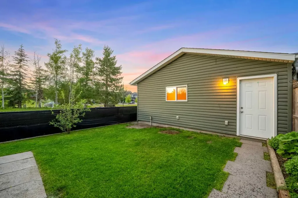 136 Auburn Bay Street SE Calgary AB T3M 0V8