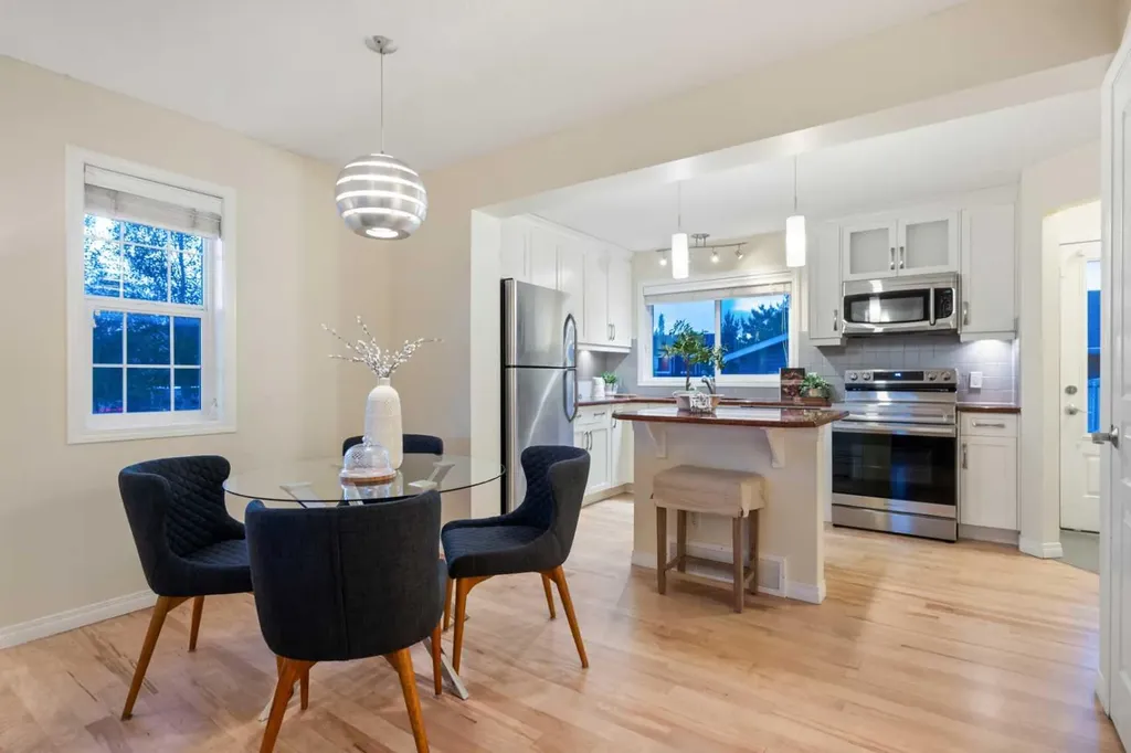 136 Auburn Bay Street SE Calgary AB T3M 0V8