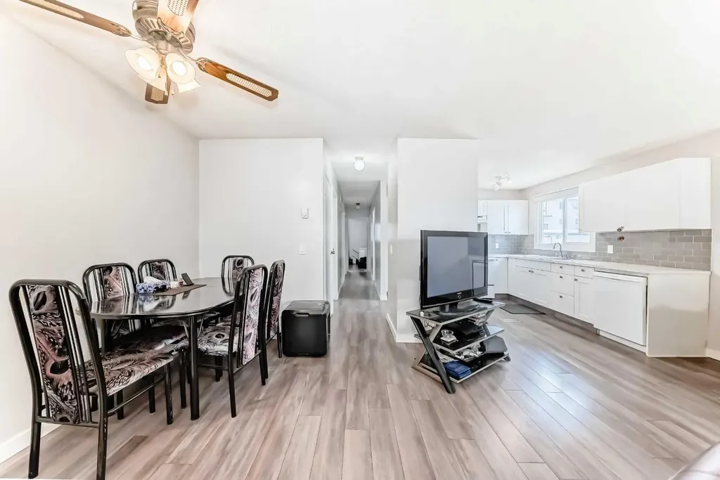 3745 Fonda Way SE Calgary AB T2A 5W7