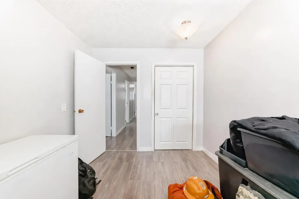 3745 Fonda Way SE Calgary AB T2A 5W7