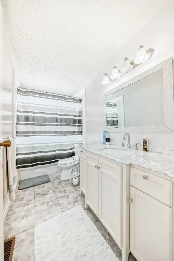3745 Fonda Way SE Calgary AB T2A 5W7