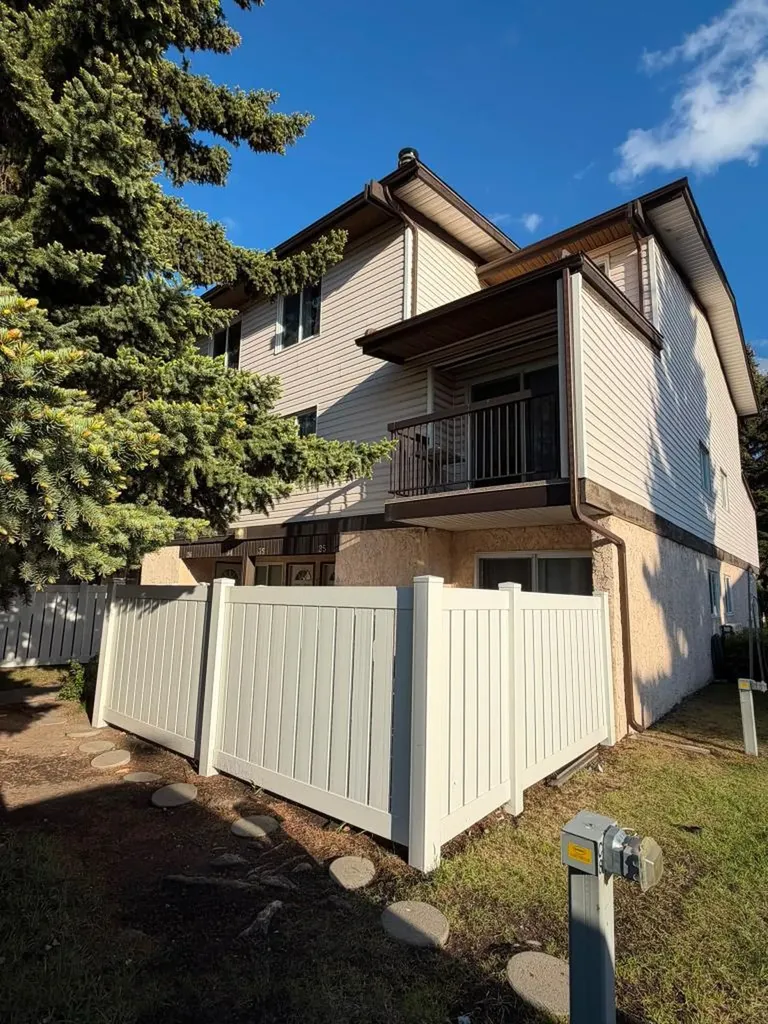 3745 Fonda Way SE Calgary AB T2A 5W7