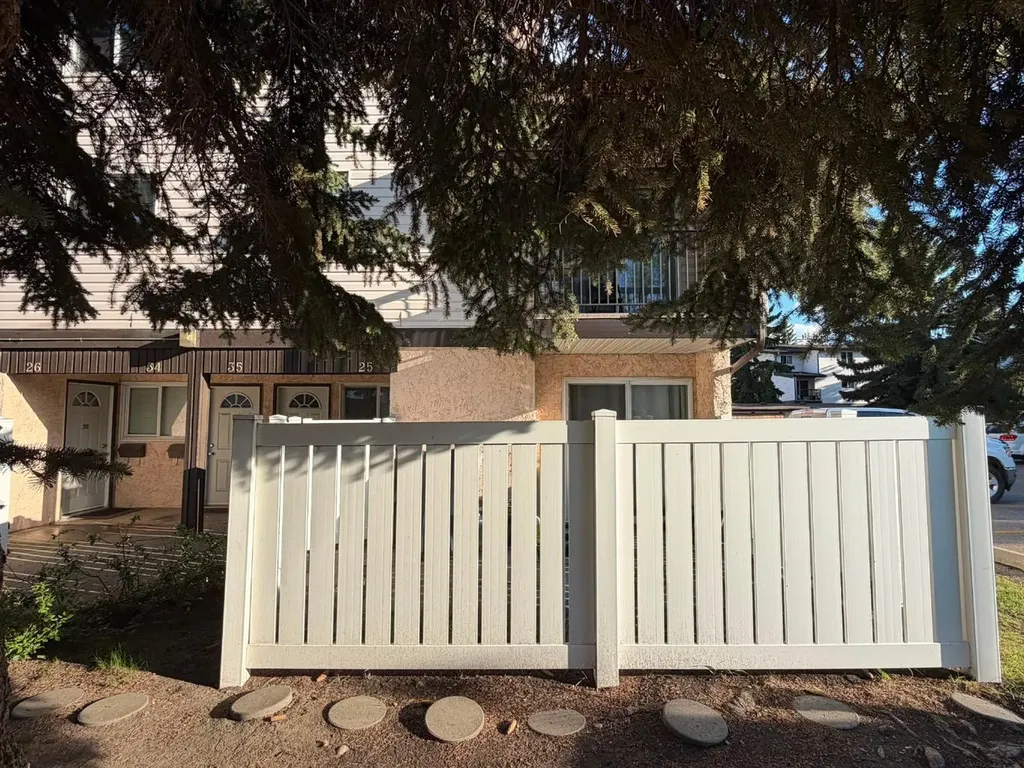3745 Fonda Way SE Calgary AB T2A 5W7