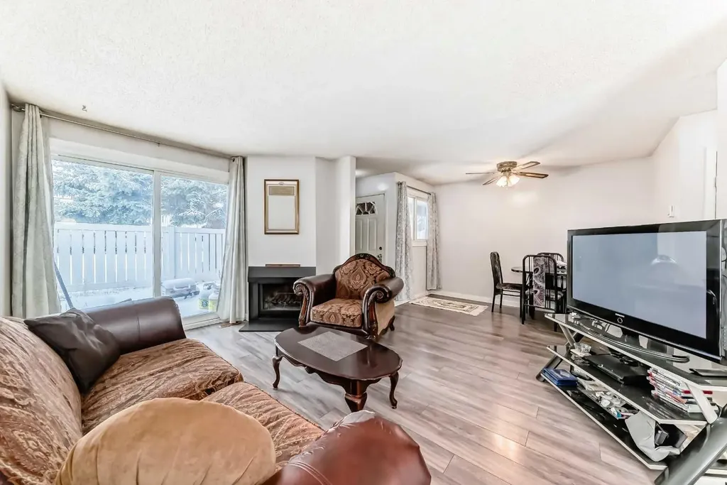 3745 Fonda Way SE Calgary AB T2A 5W7