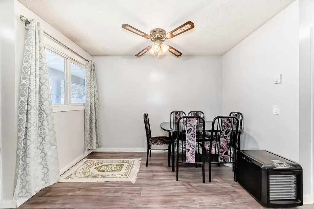 3745 Fonda Way SE Calgary AB T2A 5W7