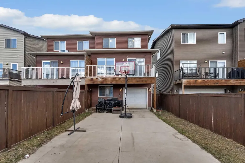 569 Savanna Boulevard NE Calgary AB T3J0X3