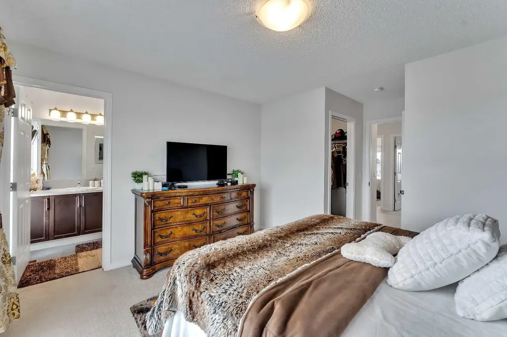 569 Savanna Boulevard NE Calgary AB T3J0X3