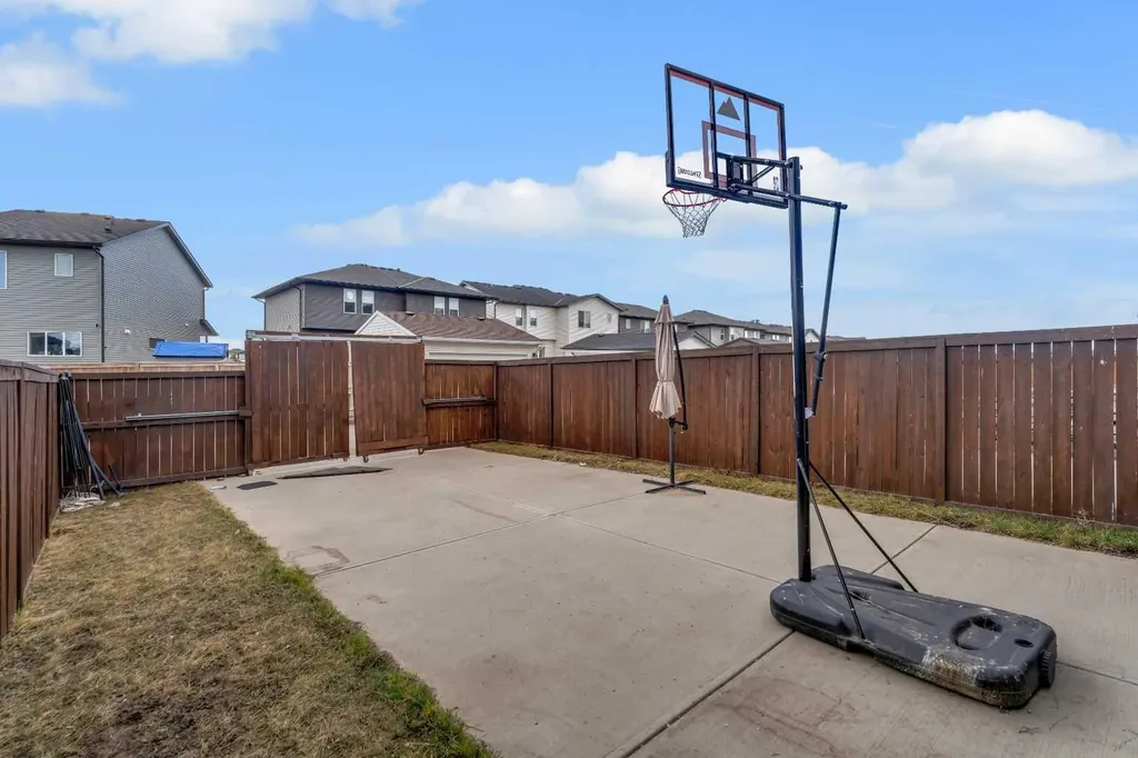 569 Savanna Boulevard NE Calgary AB T3J0X3