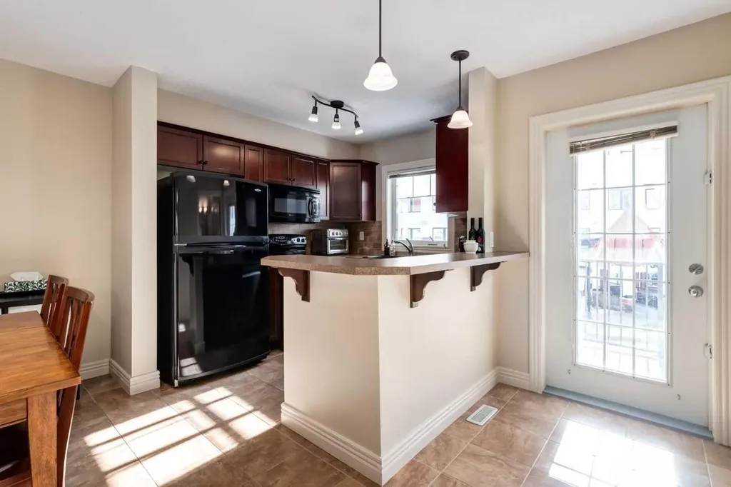 37 Royal Oak Plaza NW Calgary AB T3G 0B3