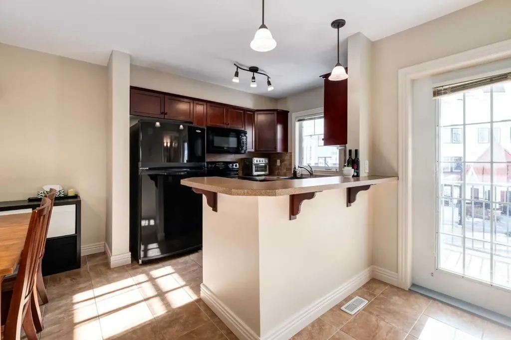 37 Royal Oak Plaza NW Calgary AB T3G 0B3