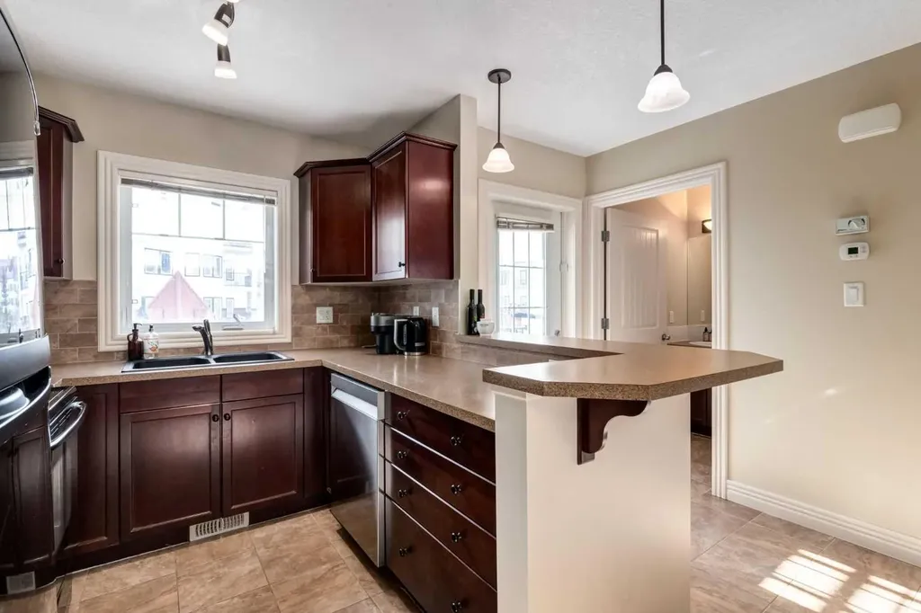 37 Royal Oak Plaza NW Calgary AB T3G 0B3