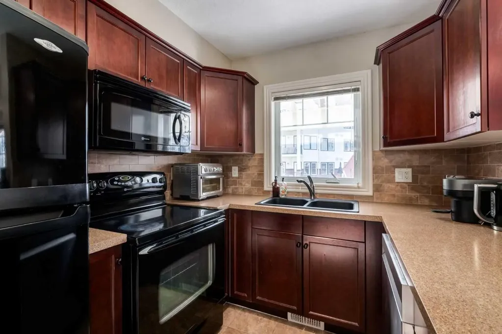 37 Royal Oak Plaza NW Calgary AB T3G 0B3