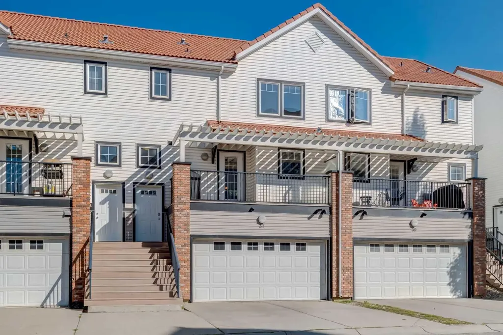 37 Royal Oak Plaza NW Calgary AB T3G 0B3