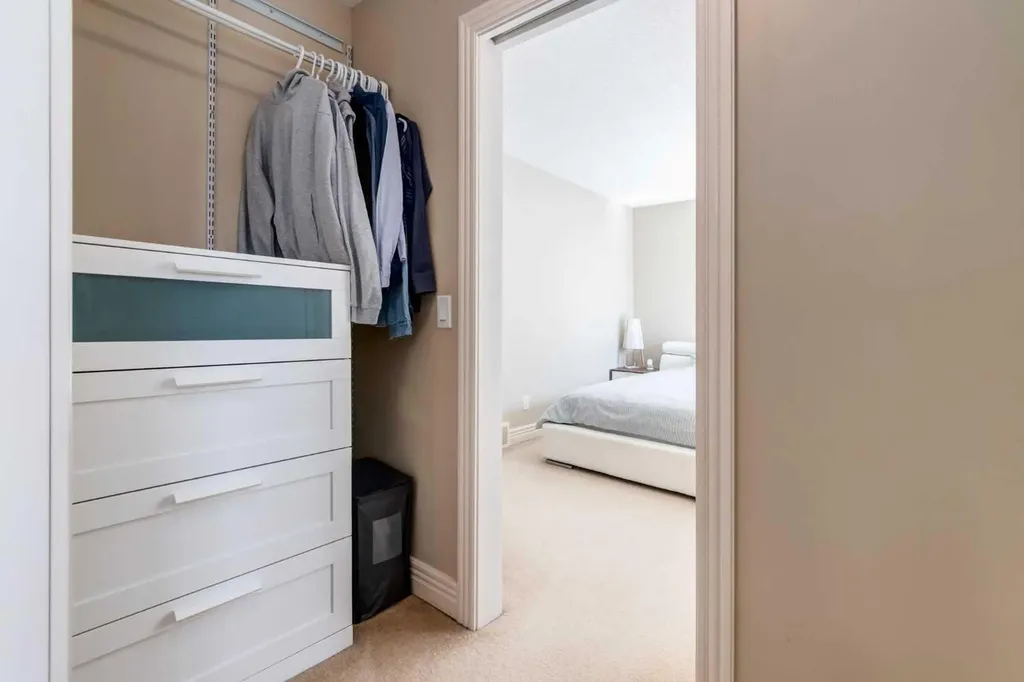 37 Royal Oak Plaza NW Calgary AB T3G 0B3
