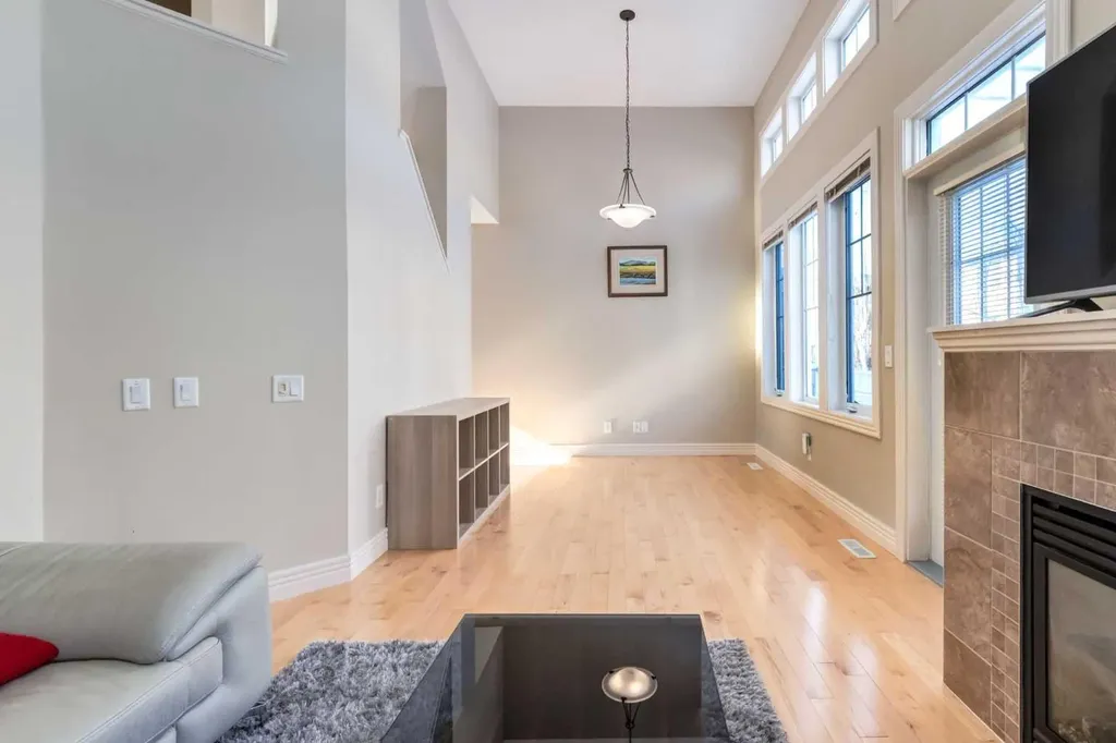 37 Royal Oak Plaza NW Calgary AB T3G 0B3