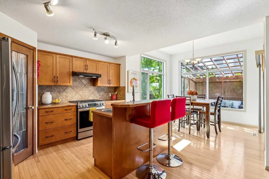 161 Kincora Park NW Calgary AB T3R 1L6
