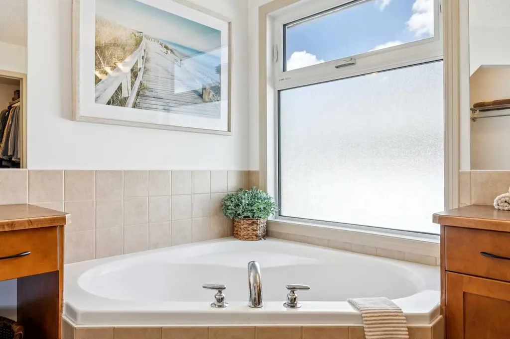 161 Kincora Park NW Calgary AB T3R 1L6