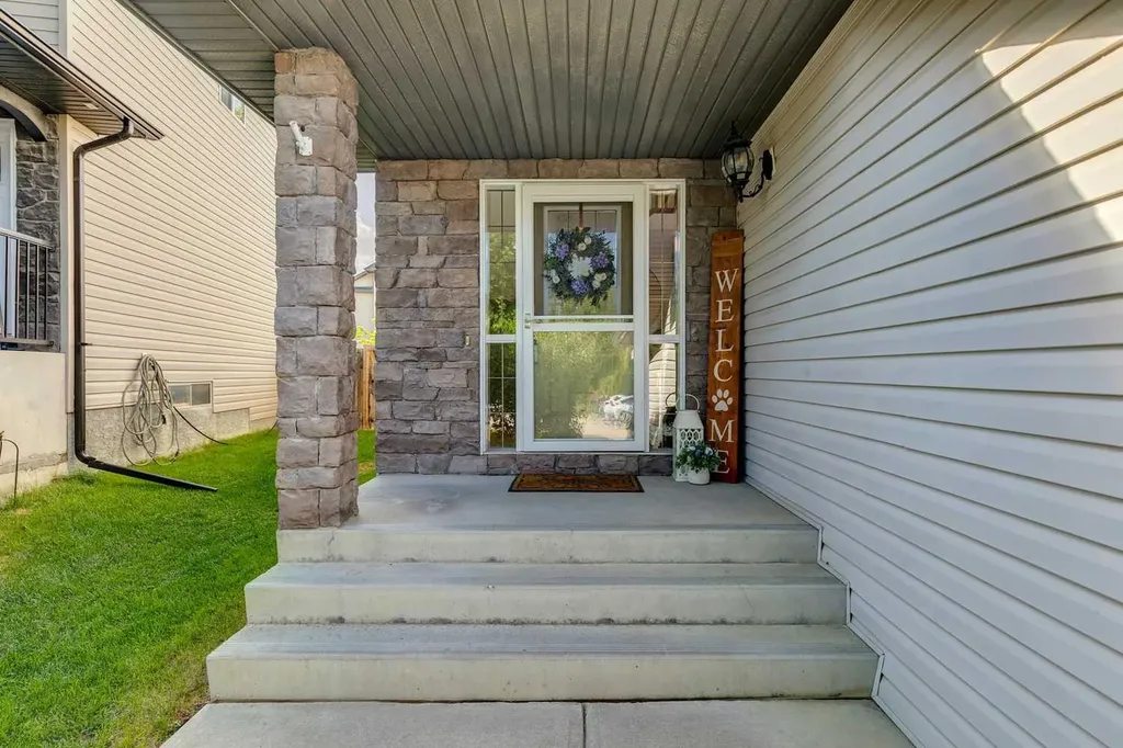 161 Kincora Park NW Calgary AB T3R 1L6