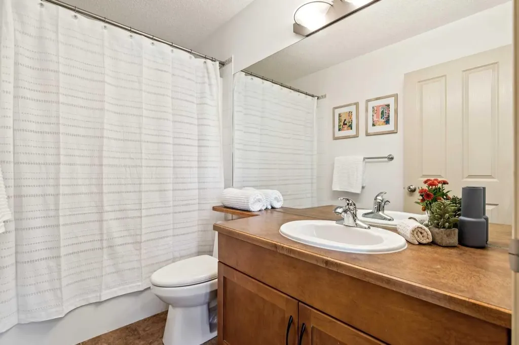 161 Kincora Park NW Calgary AB T3R 1L6