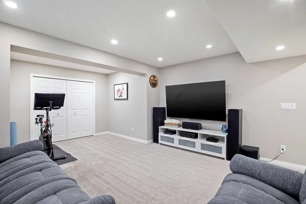 161 Kincora Park NW Calgary AB T3R 1L6
