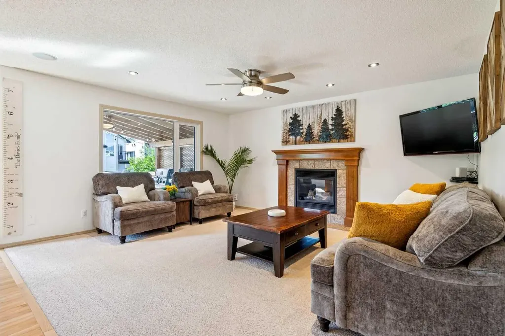 161 Kincora Park NW Calgary AB T3R 1L6