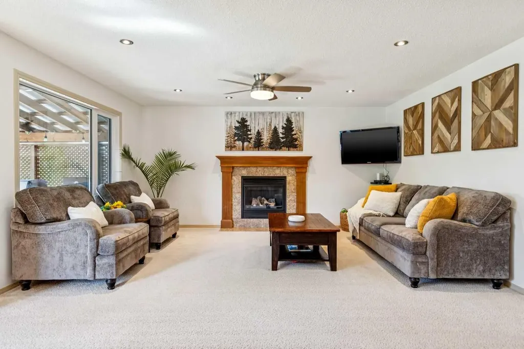 161 Kincora Park NW Calgary AB T3R 1L6