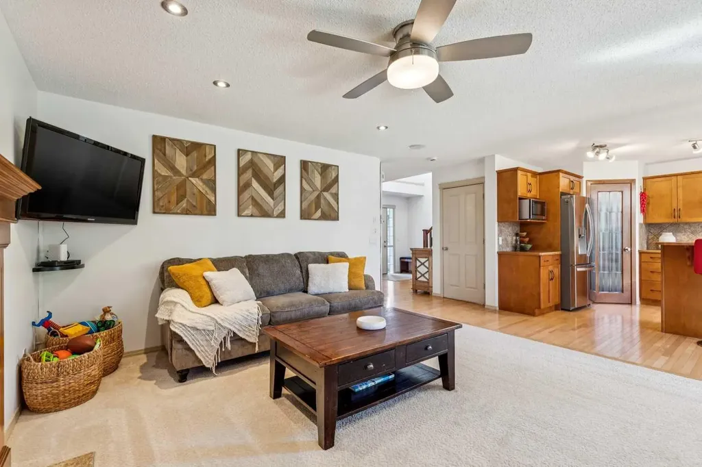 161 Kincora Park NW Calgary AB T3R 1L6