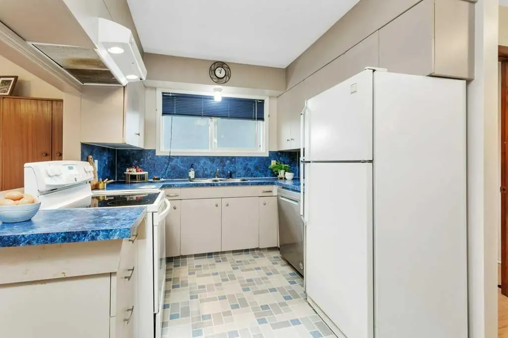 5203 56 Avenue Rimbey AB T0C 2J0