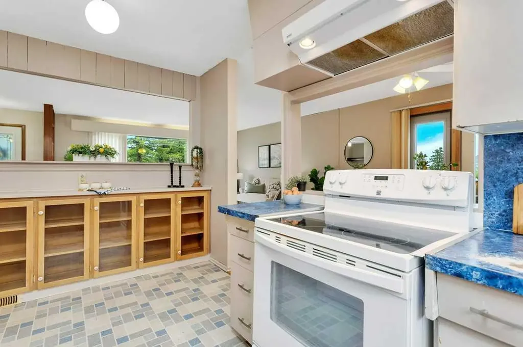 5203 56 Avenue Rimbey AB T0C 2J0