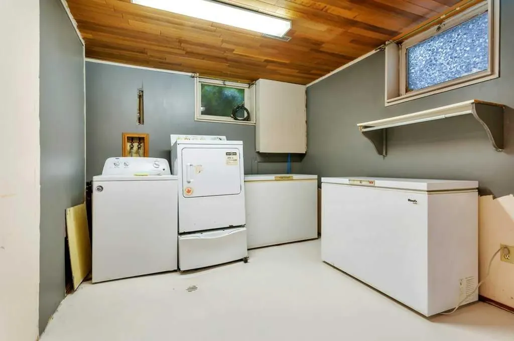 5203 56 Avenue Rimbey AB T0C 2J0