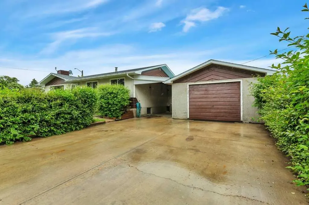 5203 56 Avenue Rimbey AB T0C 2J0