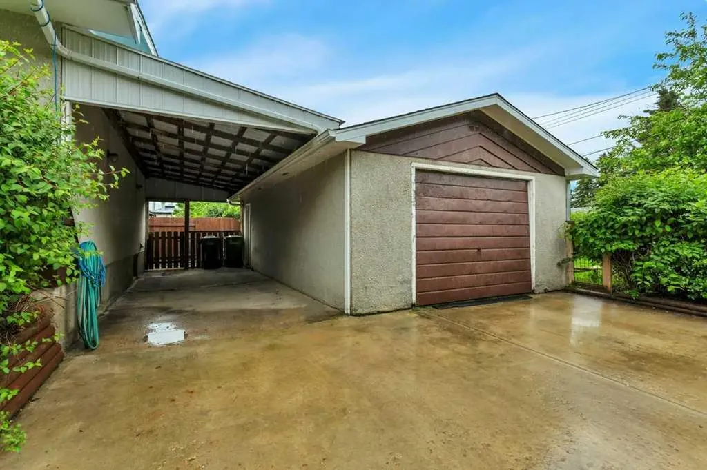 5203 56 Avenue Rimbey AB T0C 2J0
