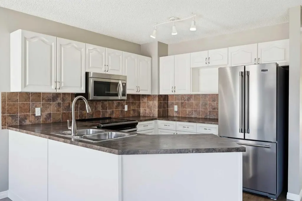 20 Coventry Way NE Calgary AB T5K 5H3