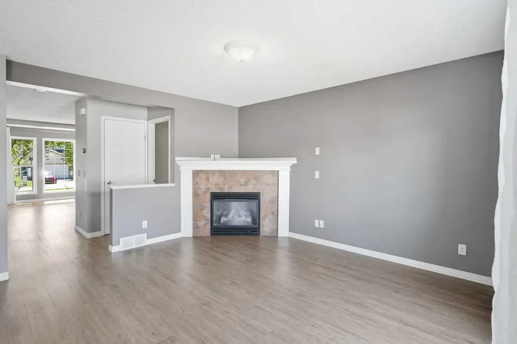 20 Coventry Way NE Calgary AB T5K 5H3
