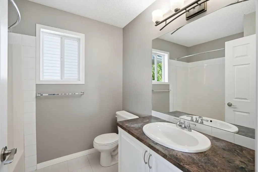 20 Coventry Way NE Calgary AB T5K 5H3