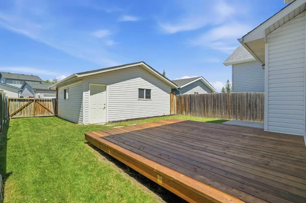 20 Coventry Way NE Calgary AB T5K 5H3