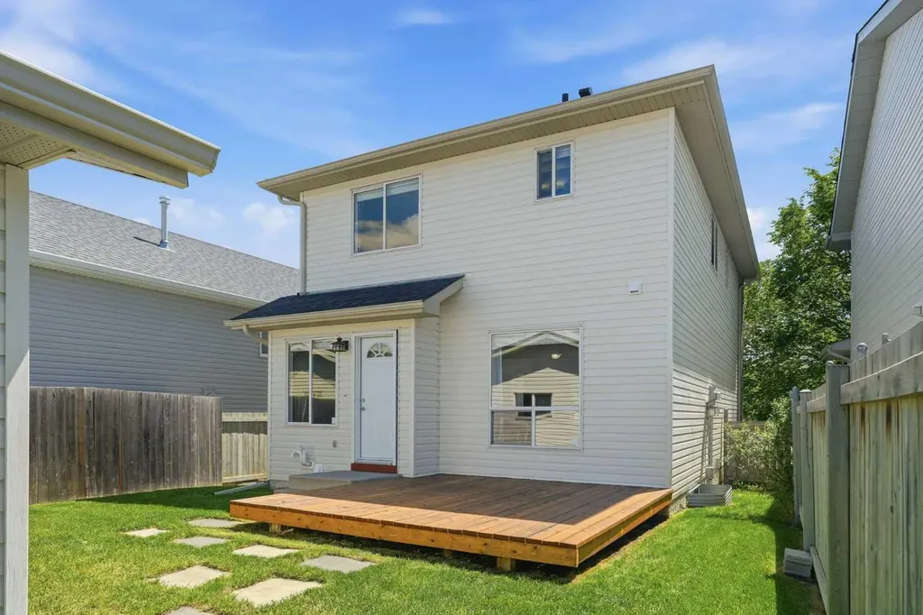 20 Coventry Way NE Calgary AB T5K 5H3