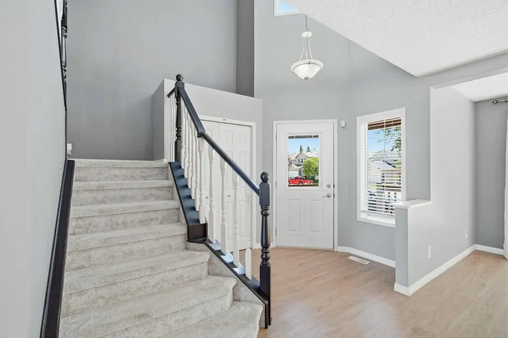 20 Coventry Way NE Calgary AB T5K 5H3