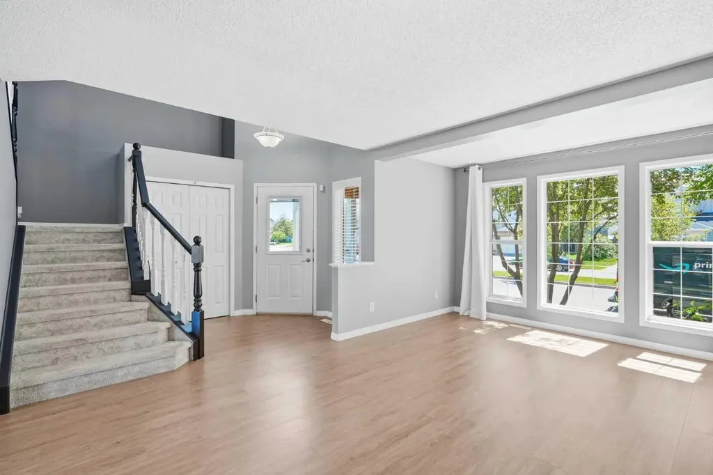 20 Coventry Way NE Calgary AB T5K 5H3