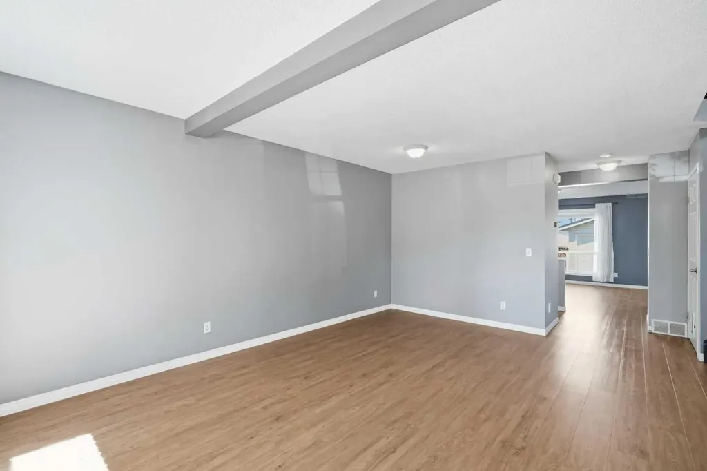 20 Coventry Way NE Calgary AB T5K 5H3