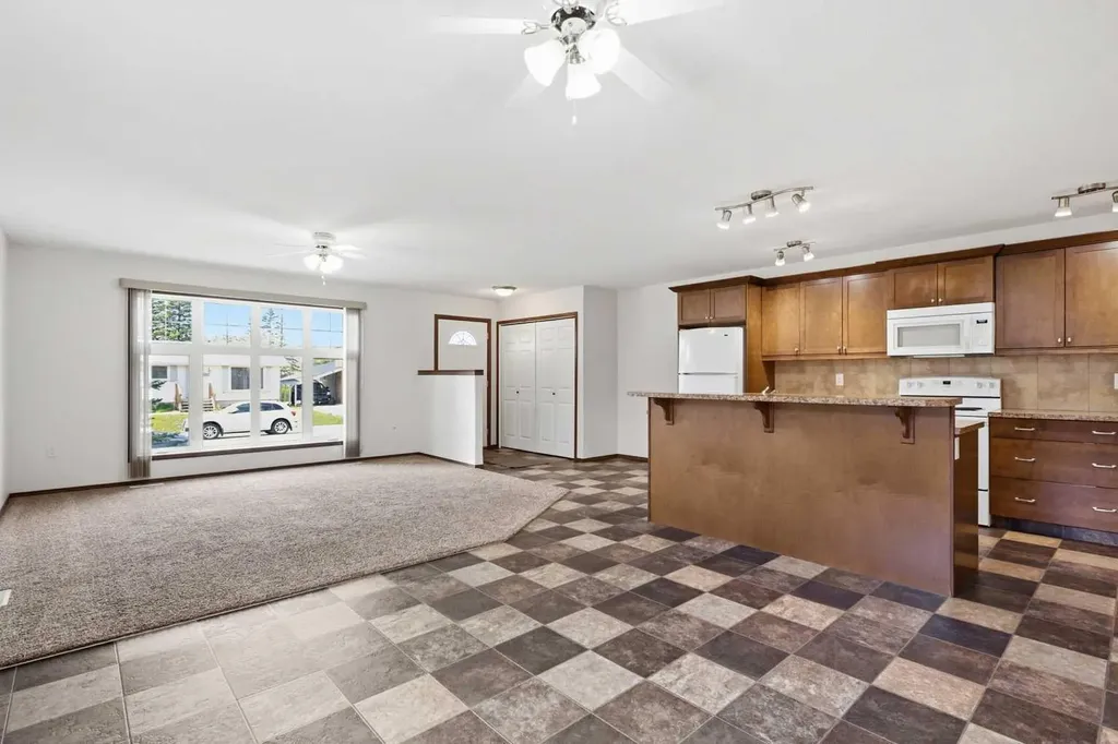 4425 55 Avenue Olds AB T4H1B9