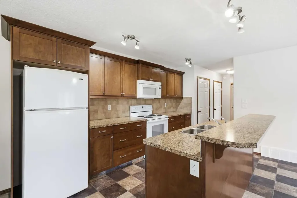 4425 55 Avenue Olds AB T4H1B9