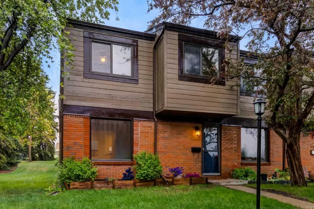 9803 24 Street SW Calgary AB T2V 1S5