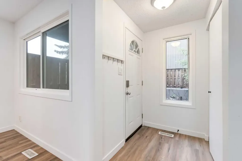 9803 24 Street SW Calgary AB T2V 1S5