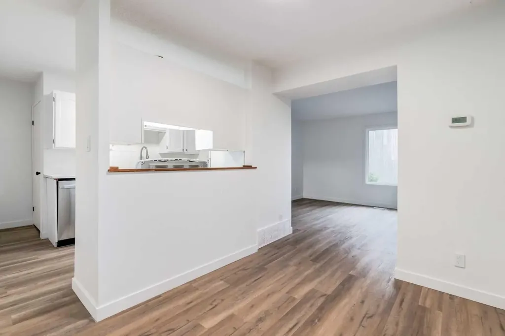 9803 24 Street SW Calgary AB T2V 1S5