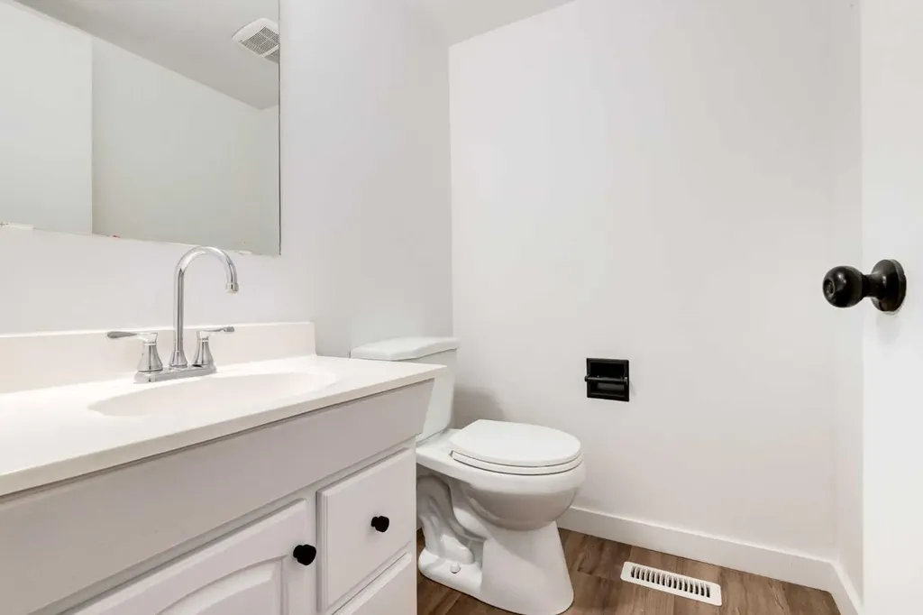 9803 24 Street SW Calgary AB T2V 1S5