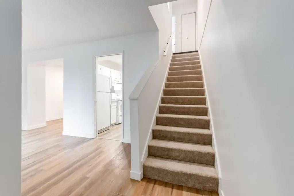 9803 24 Street SW Calgary AB T2V 1S5